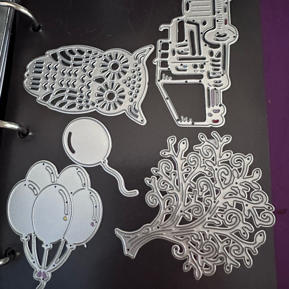 Source Unknown Silver Metal Cutting Dies Set